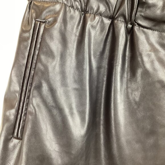 Line & Dot Black Faux Leather Wrap Shorts Medium High Rise Paperbag Stretch Wais - Picture 6 of 7